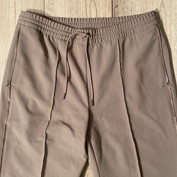Athleta Endeavor Olive Green Pants Size 10 - Picture 2 of 8
